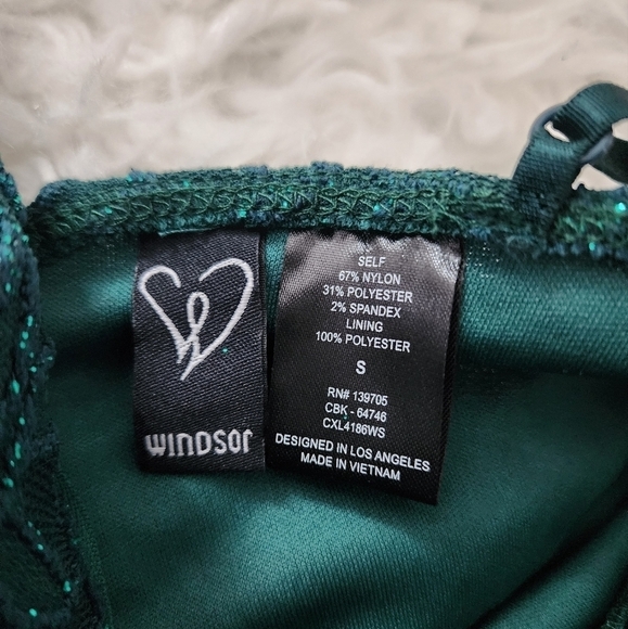 Windsor Marylou Lace Mesh Plunge Neck Formal Dress. Color: HUNTER. Size … - Picture 7 of 8